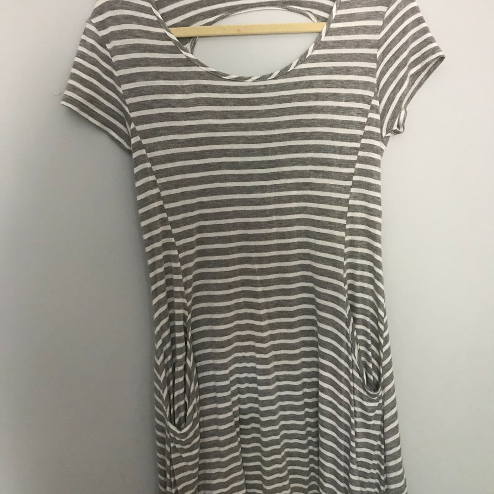GRAY AND WHITE striped T-shirt dress WITH POCKETS